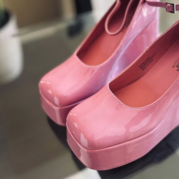 Cape Robbin Pink Platform Heels - Picture 8 of 9